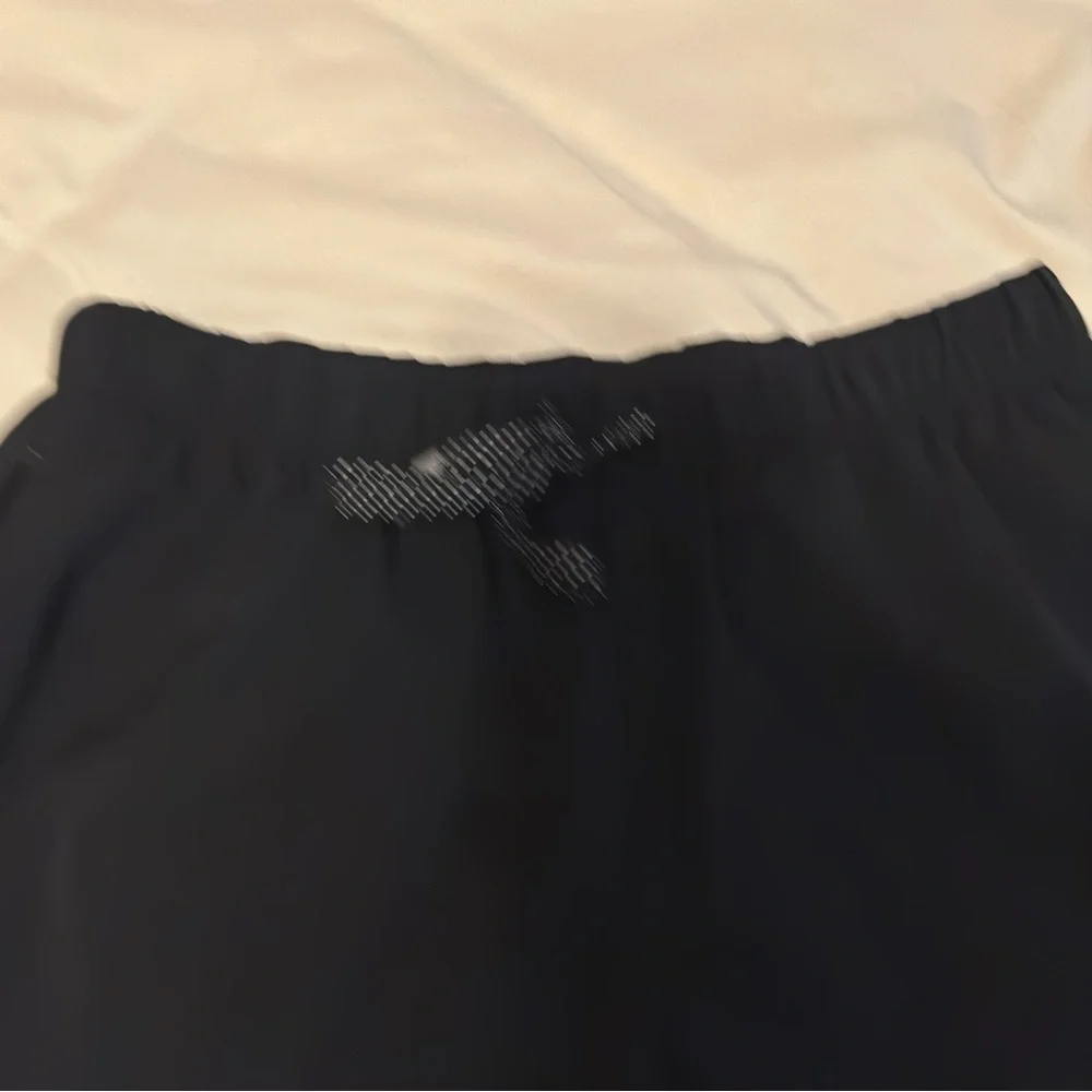 Fabletics The One Short Men’s. Size Small. 5 inch length. Black. Pre-owned - Picture 3 of 9